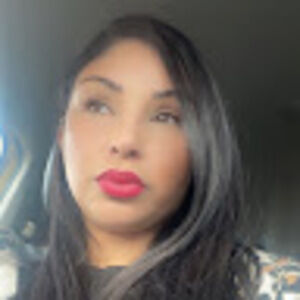 Meet your Posher, Yanira